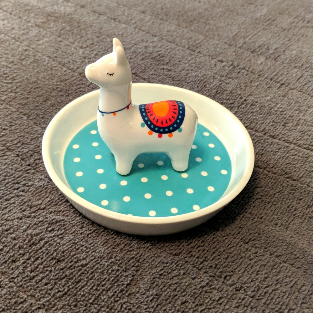 Llama ring dish